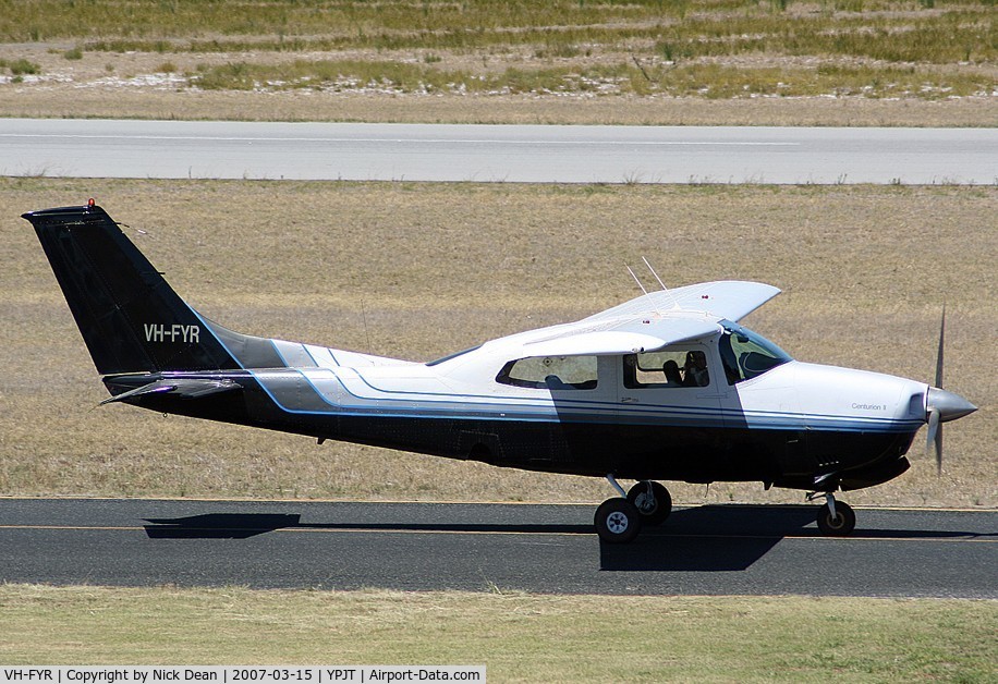VH-FYR, 1974 Cessna 210L Centurion C/N 21060314, /