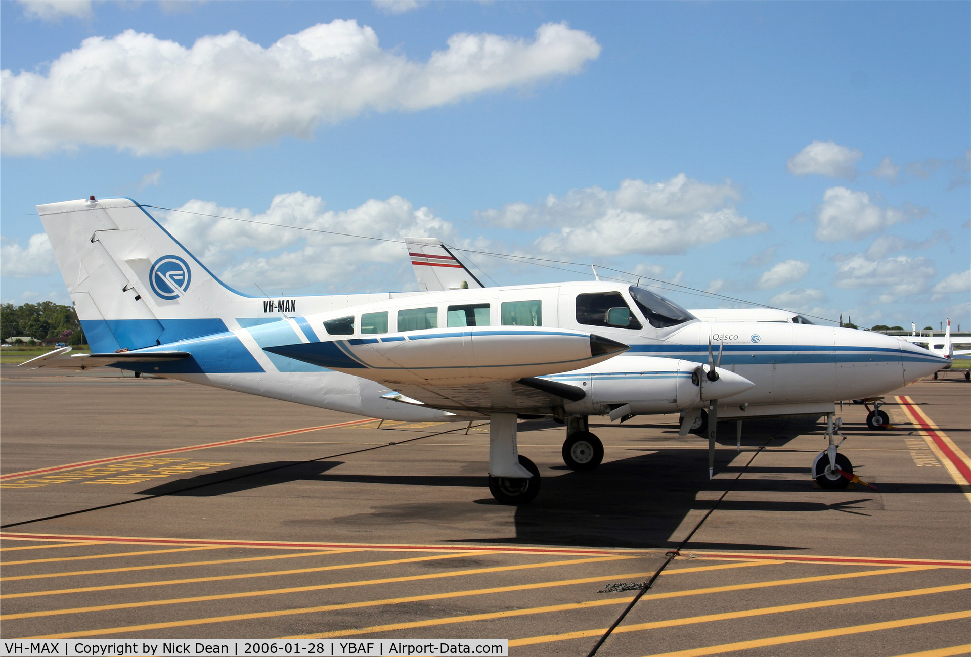 VH-MAX, 1976 Cessna 402B C/N 402B1018, /