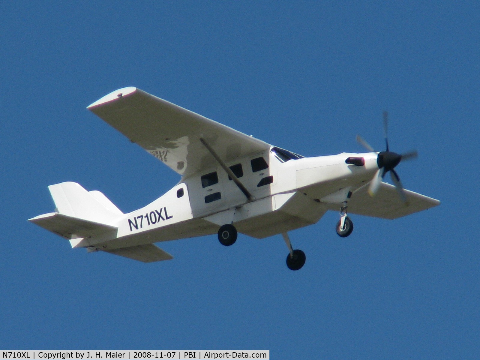 N710XL, 2005 Comp Air 10 XL C/N 0410XL0301, departing PBI 9L