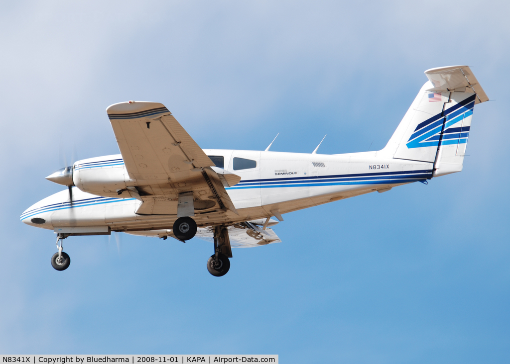 N8341X, Piper PA-44-180T Turbo Seminole C/N 44-8107043, On final approach to 17L.
