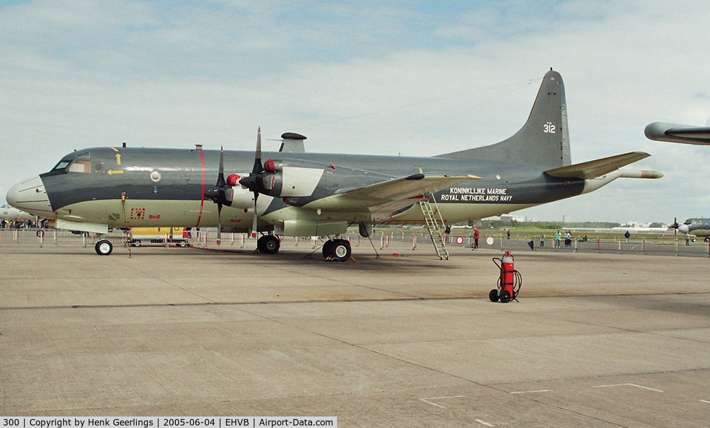 300, 1981 Lockheed P-3C-II-5 Orion C/N 285E-5733, Valkenburg Naval Air Base , closing of Base, june 2005