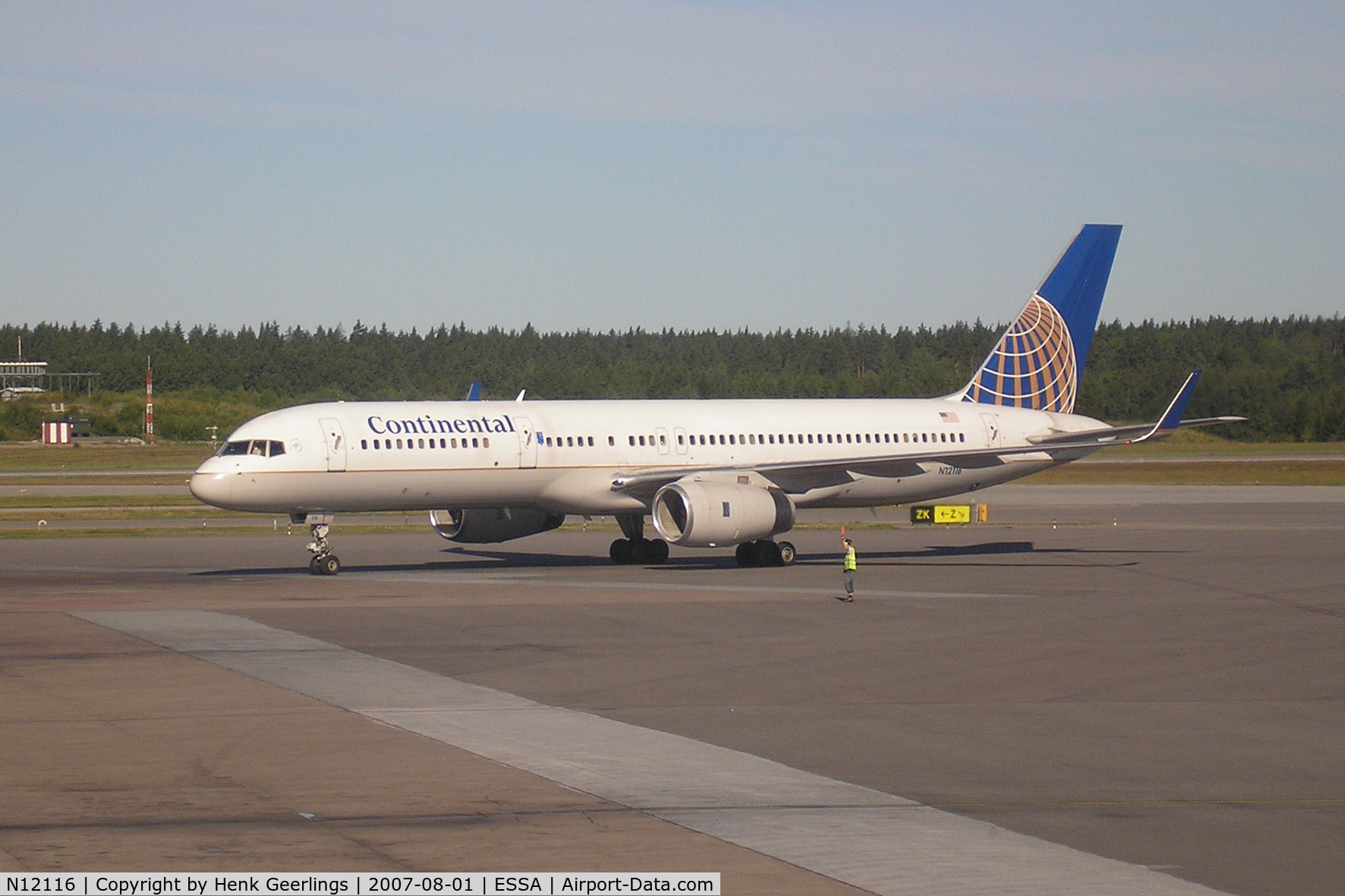 N12116, 1996 Boeing 757-224 C/N 27558, Incoming flight at Arlanda (STO)