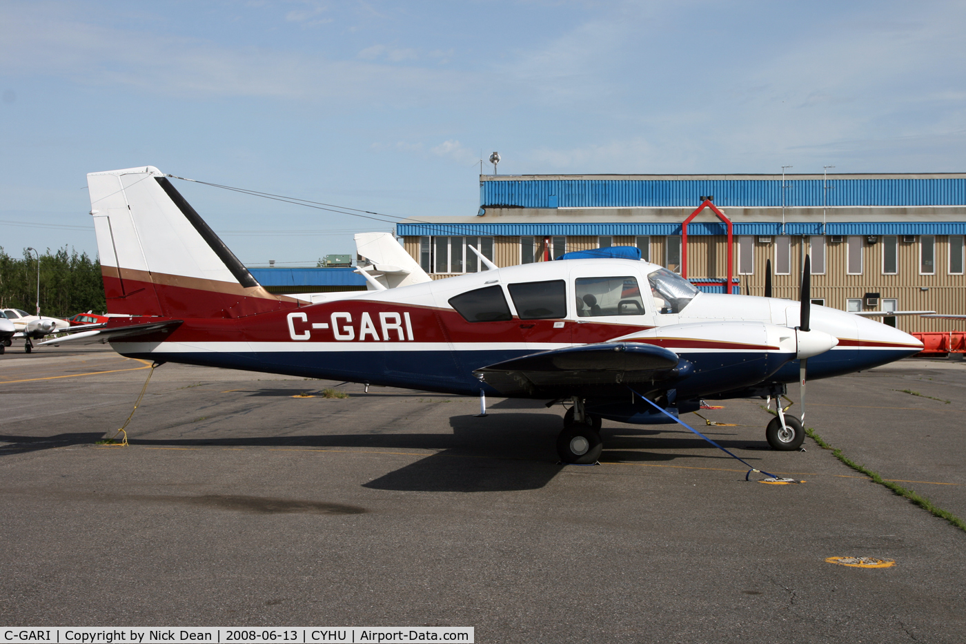 C-GARI, Piper PA-23-250 C/N 27-7305169, CYHU St. Hubert