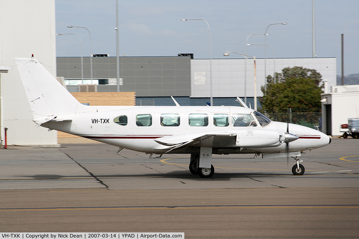 VH-TXK, 1974 Piper PA-31-350 Chieftain C/N 31-7405189, /