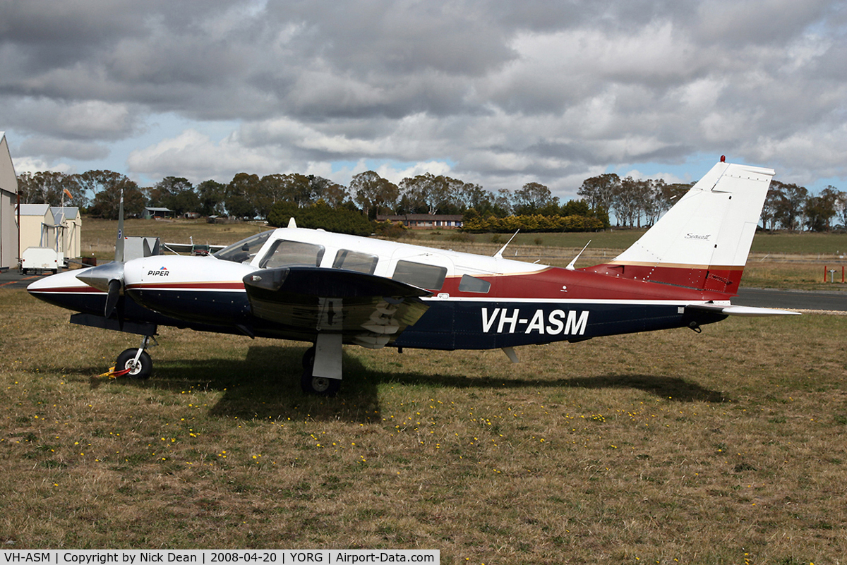 VH-ASM, 1977 Piper PA-34-200T C/N 34-7870052, /