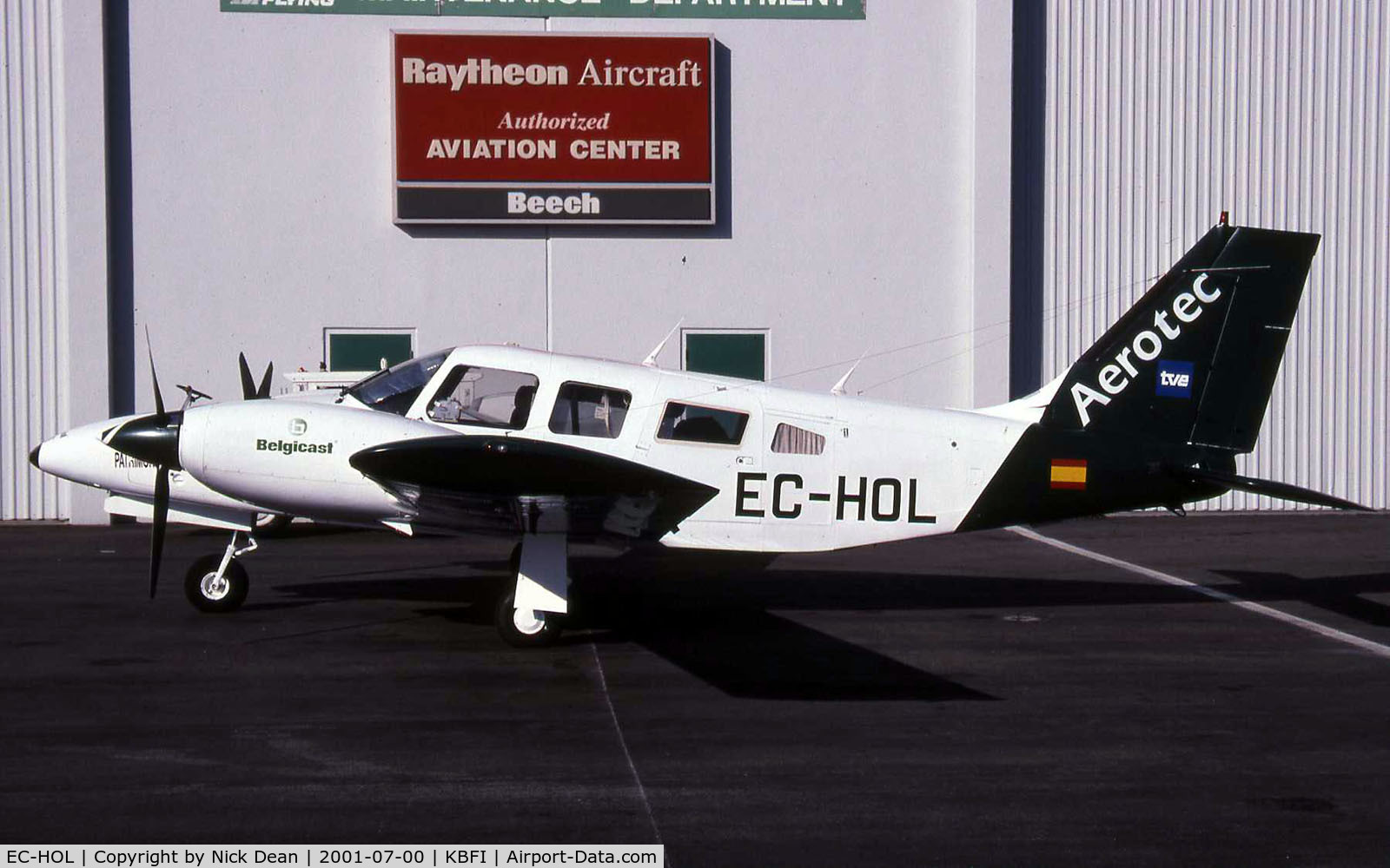 EC-HOL, 1982 Piper PA-34-220T Seneca III C/N 34-8233172, Written Off 15 Dec 2006 at Jerez de Frontera Spain