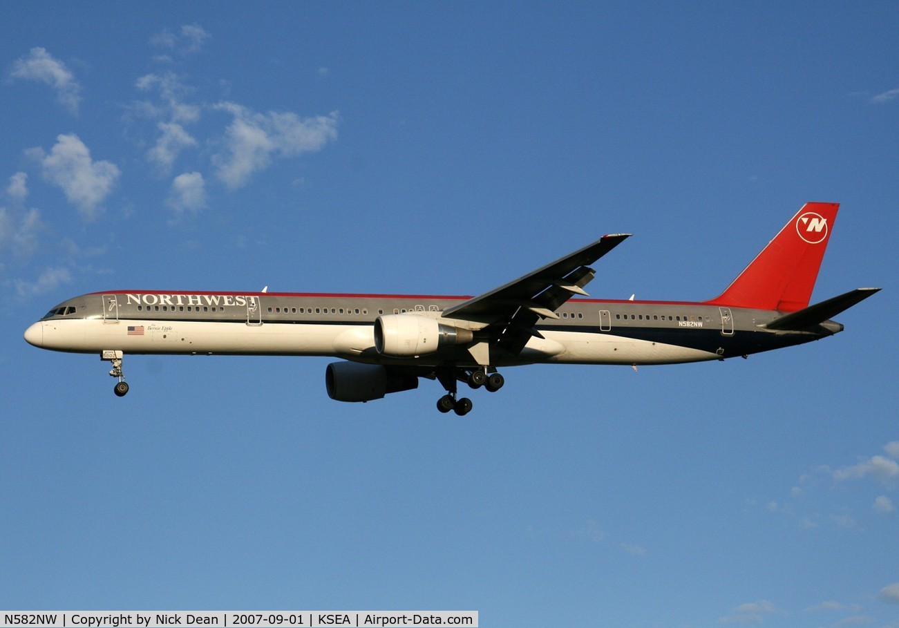 N582NW, 2002 Boeing 757-351 C/N 32981, /
