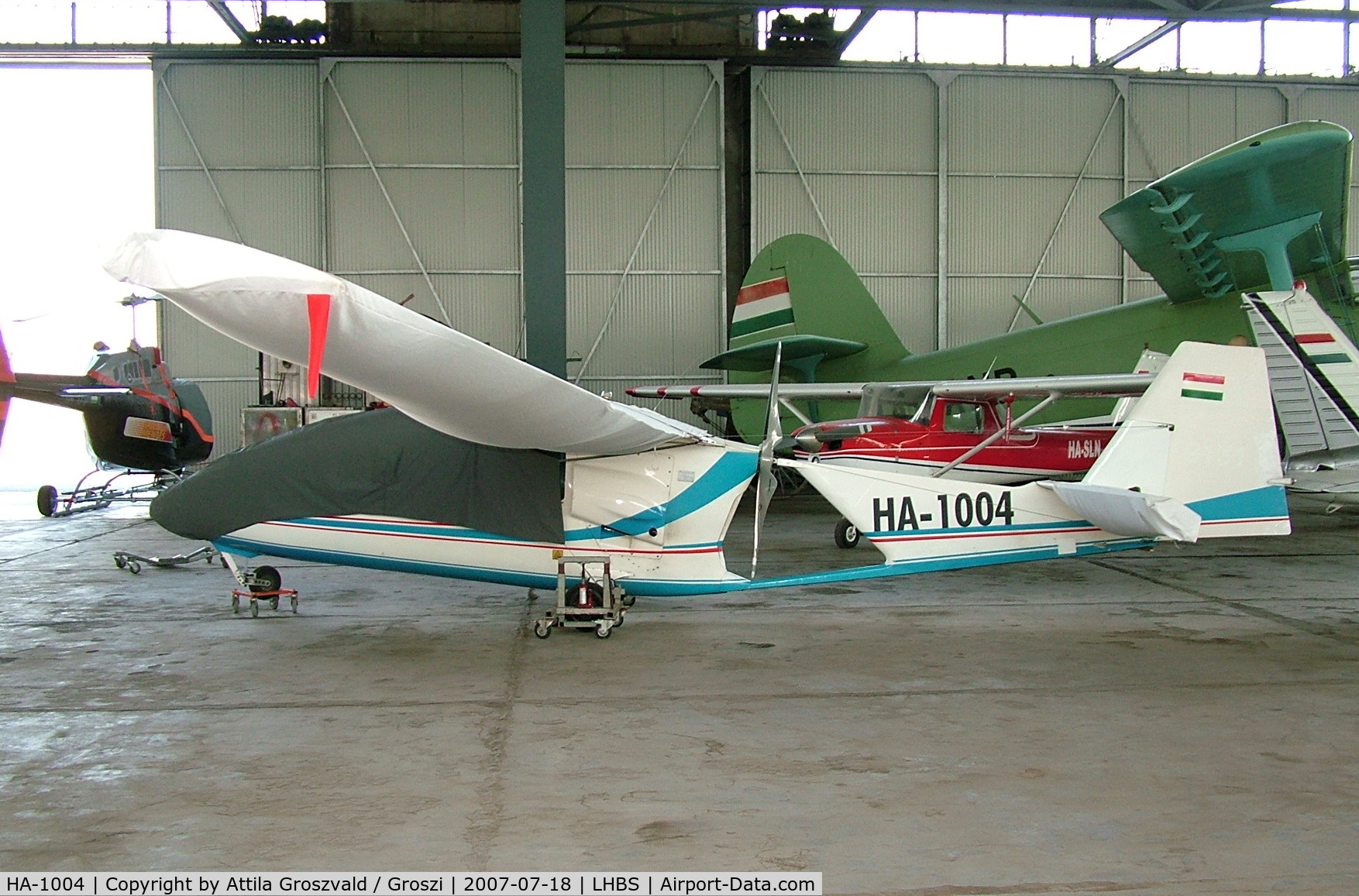 HA-1004, 1977 Brditschka HB-21 Movit C/N 21008, Budaörs-Airport / Hungary-LHBS hangar