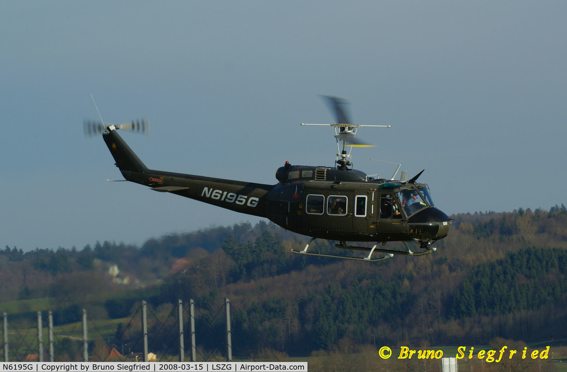 N6195G, 1965 Bell UH-1H Iroquois C/N 4732, Airfield Grenchen Suisse