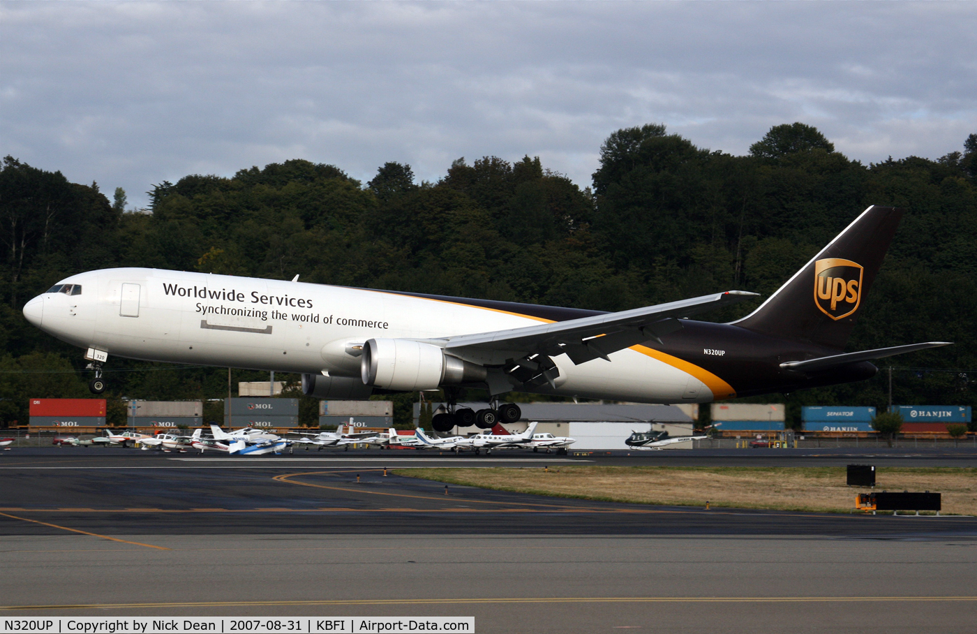 N320UP, 1997 Boeing 767-34AF C/N 27747, Back in the standard scheme