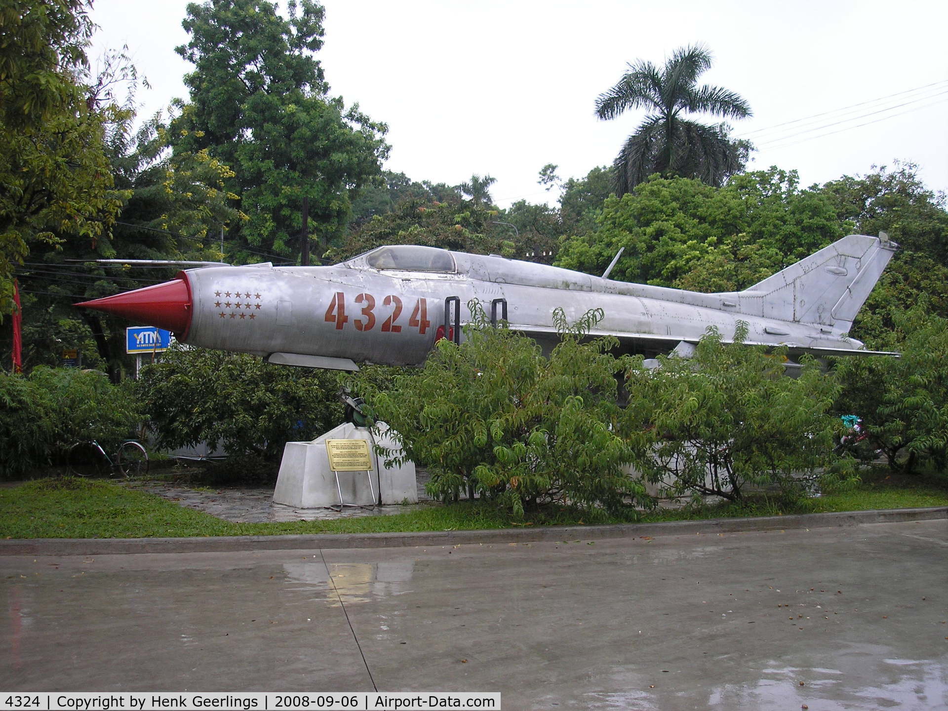 4324, Mikoyan-Gurevich MiG-21PFL C/N N76212109, Hanoi, People Army Museum