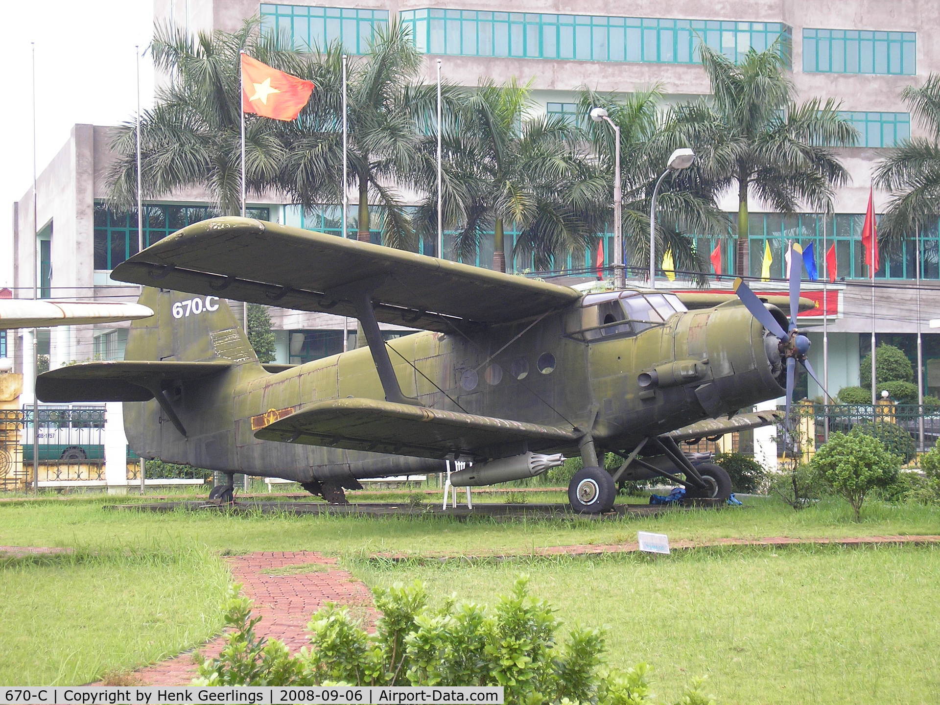 670-C, Antonov An-2TD C/N 02102, Hanoi- Gia Lam