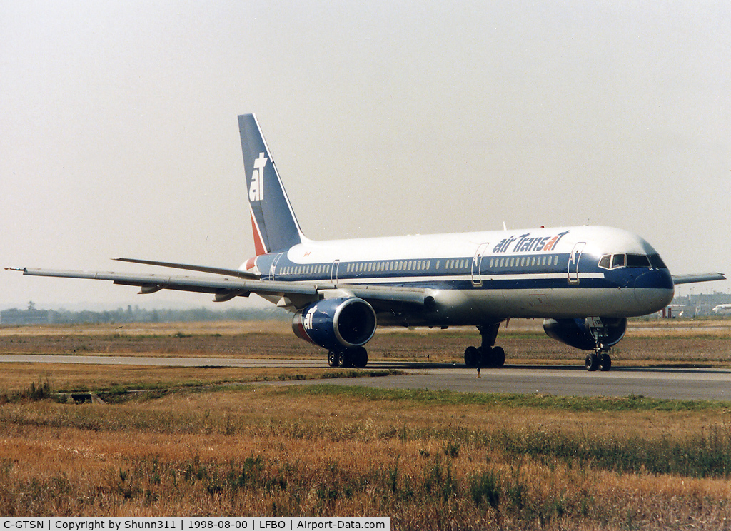 C-GTSN, 1990 Boeing 757-28A C/N 24543, Rolling holding point rwy 14L for departure...