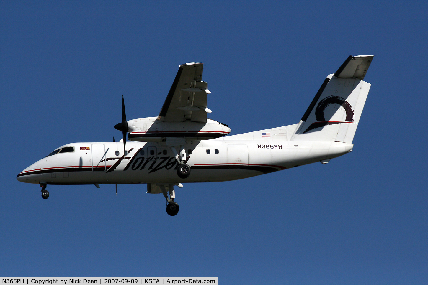 N365PH, 1998 De Havilland Canada DHC-8-202Q Dash 8 C/N 526, .