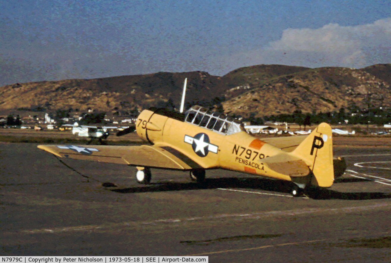 N7979C, 1946 North American AT-6D C/N 84827, Ex USAF 42-84717 transferred to USN as SNJ-5 84827
