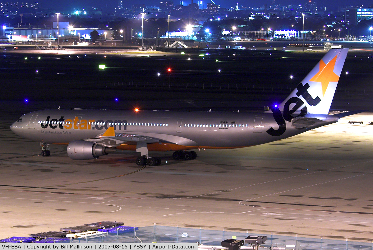 VH-EBA, 2002 Airbus A330-201 C/N 0508, Night shot from the 
