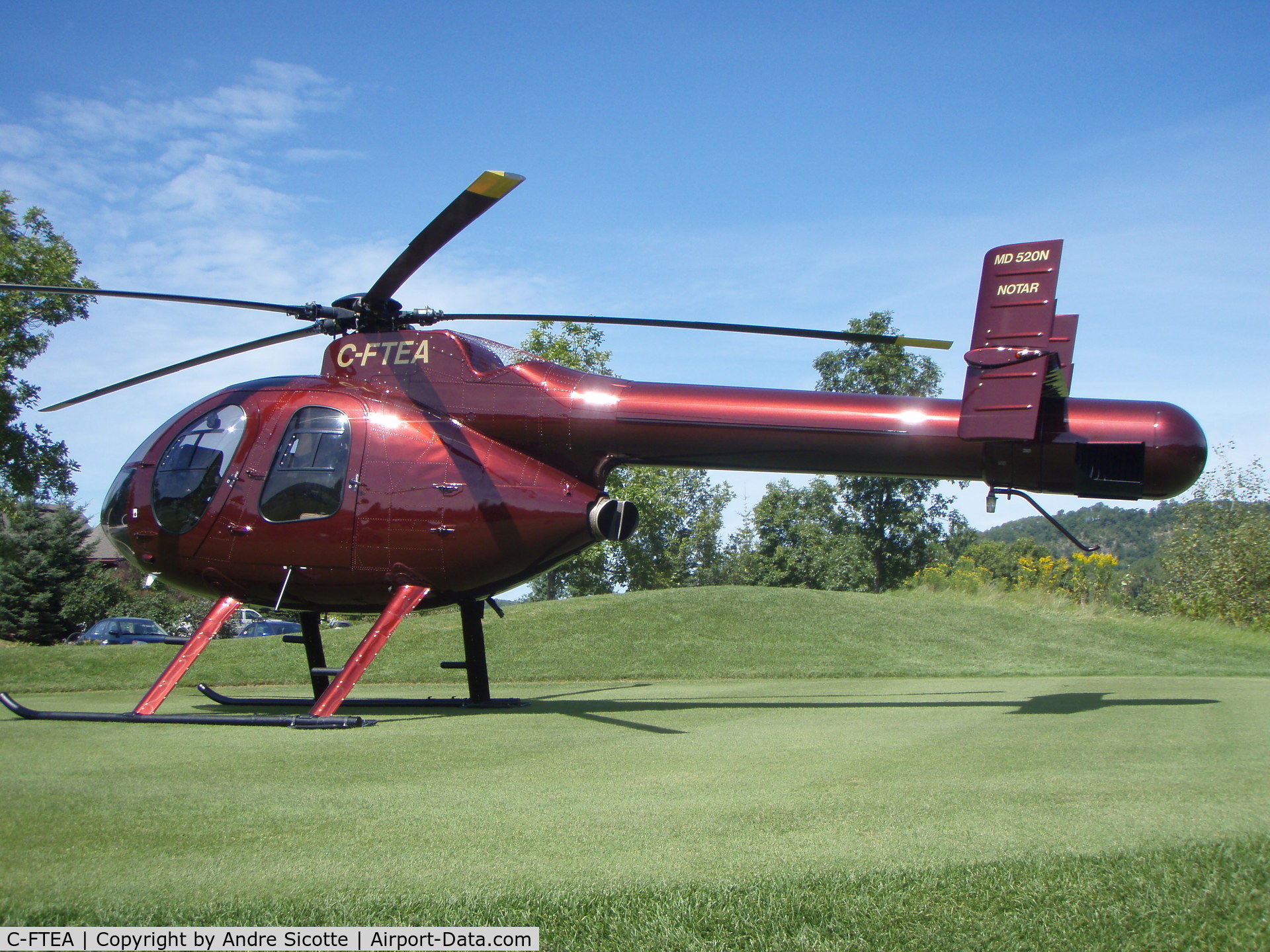 C-FTEA, 1997 McDonnell Douglas 500N C/N LN082, MD-520n on golf course