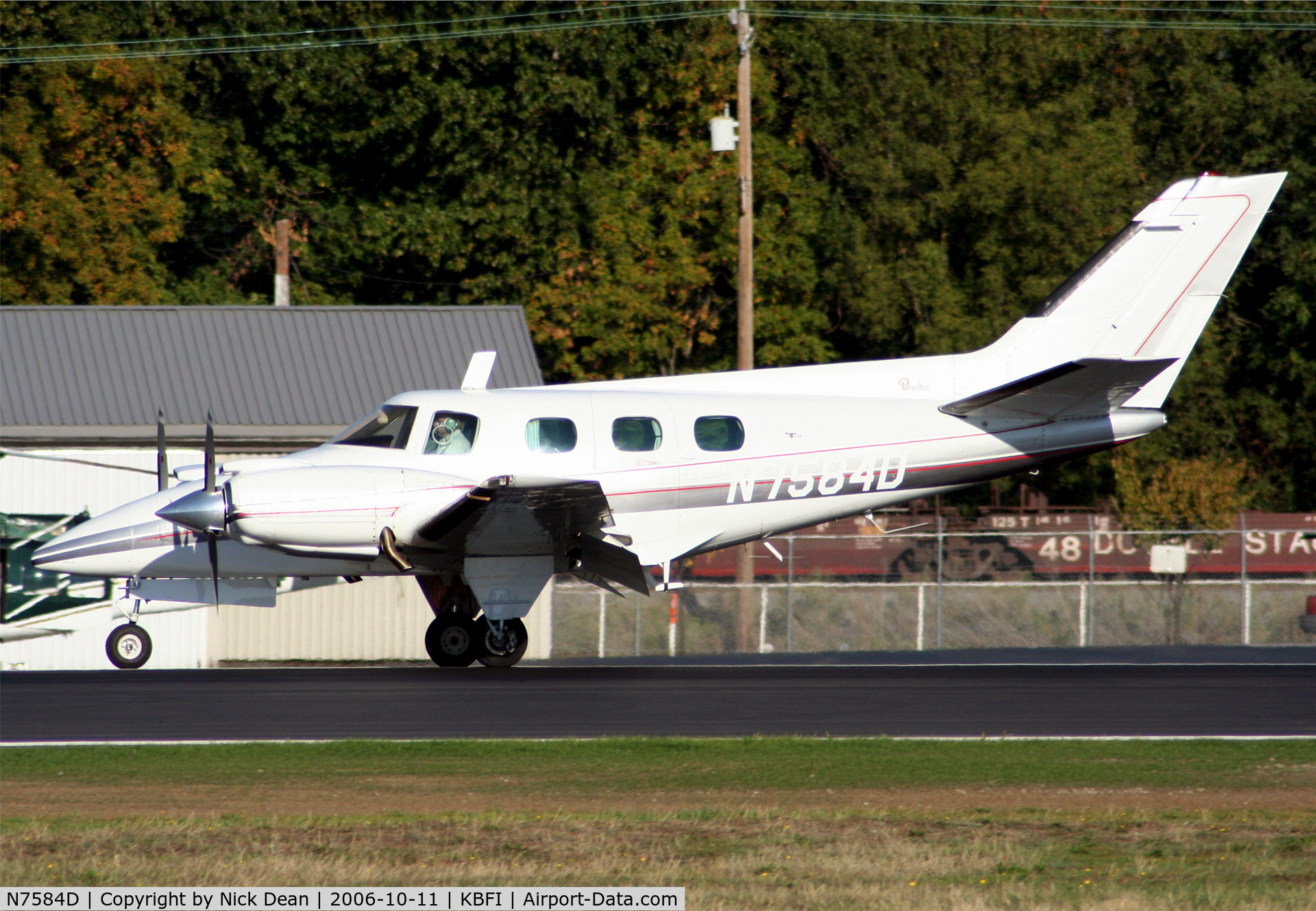 N7584D, Beech A60 C/N P-180, KBFI