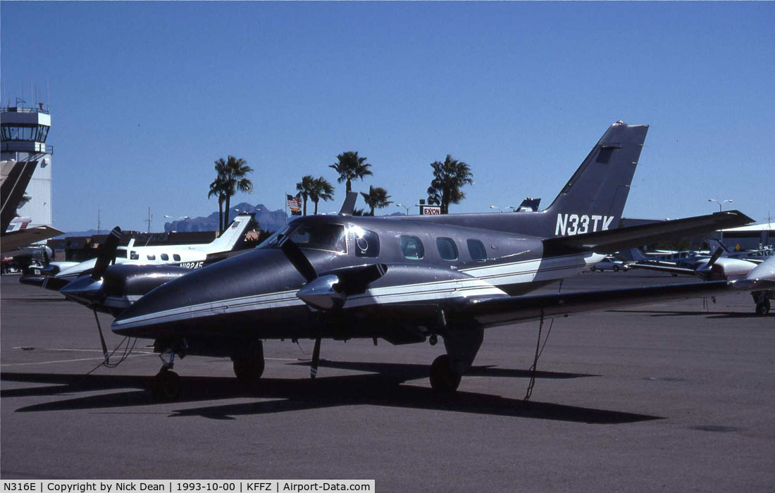 N316E, 1980 Beech B-60 Duke C/N P-550, as it was in 1993 as N33TK