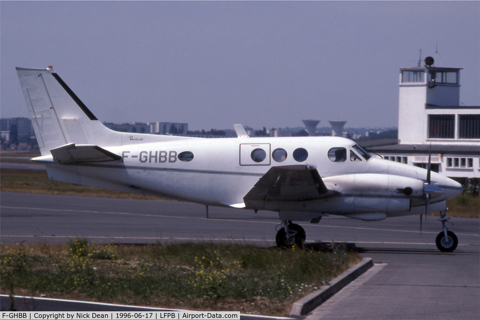 F-GHBB, 1971 Beech C90 King Air C/N LJ-510, A King air