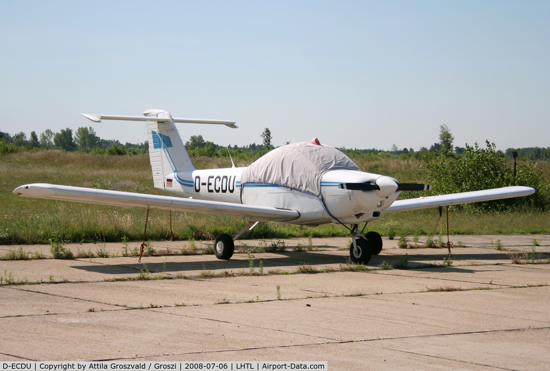 D-ECDU, 1979 Piper PA-38-112 Tomahawk Tomahawk C/N 38-80A0036, Tököl airport, Hungary. Ex N25140