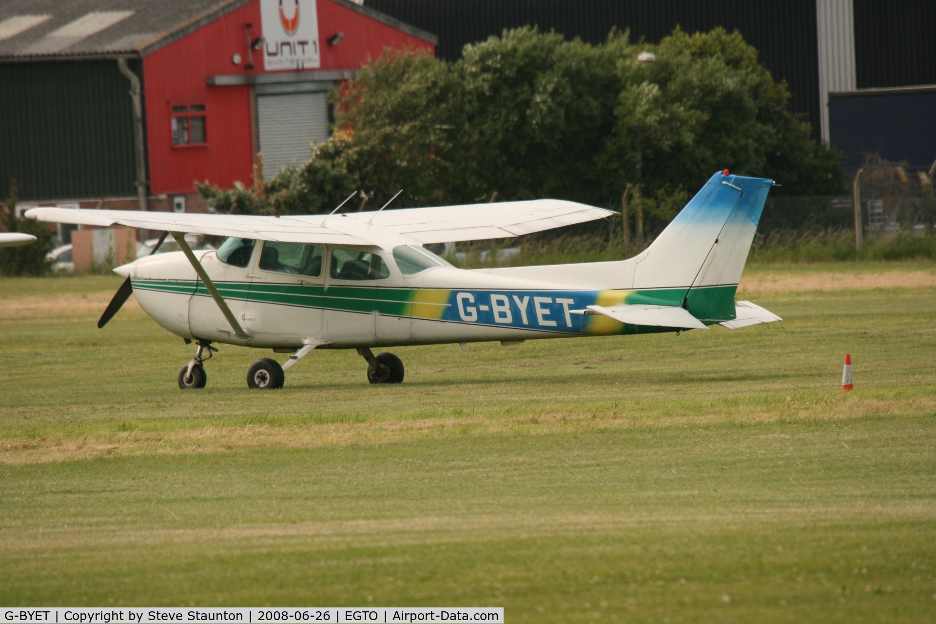 G-BYET, 1982 Cessna 172P C/N 172-75122, Taken at Rochester Airport 20th June 2008.