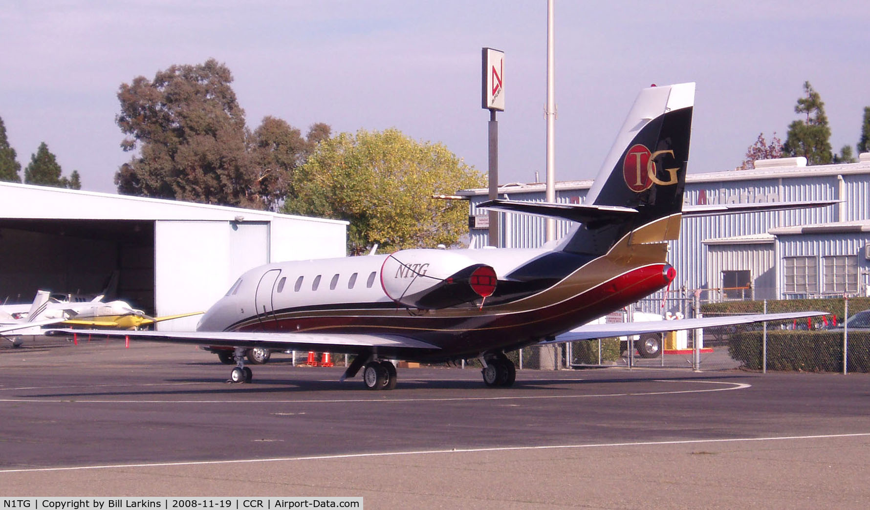 N1TG, 2007 Cessna 680 Citation Sovereign C/N 680-0147, Beautiful, unusual colors for a corporate jet.