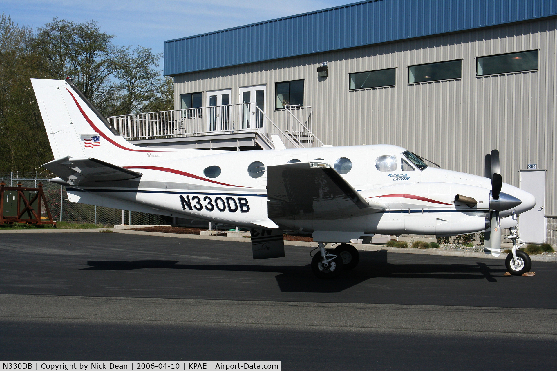 N330DB, 1999 Raytheon Aircraft Company C90A C/N LJ-1542, /