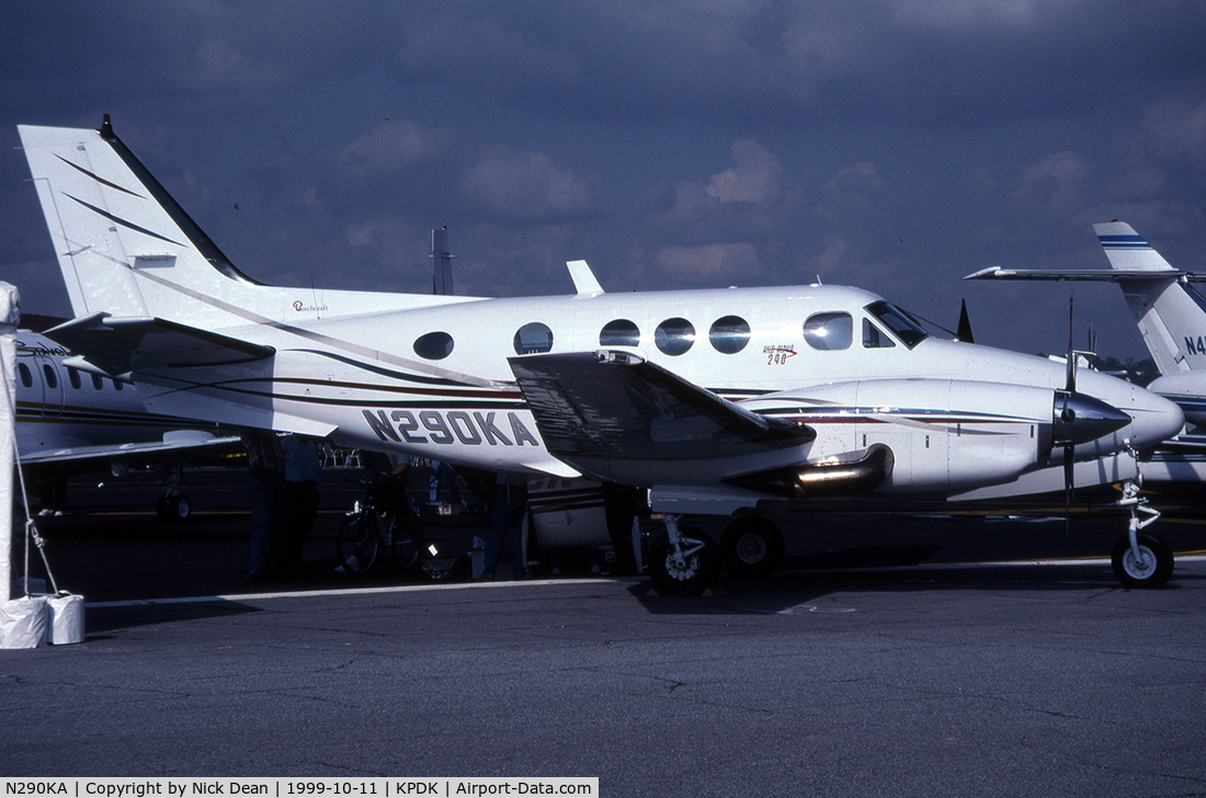 N290KA, 1974 Beech E-90 King Air C/N LW-59, /
