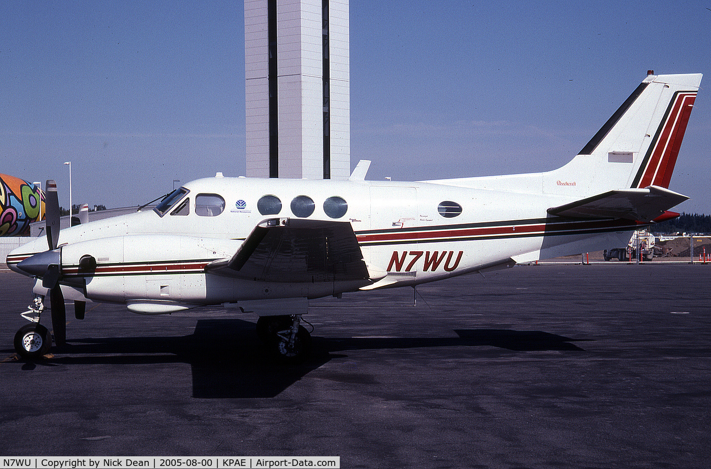 N7WU, 1975 Beech E-90 King Air C/N LW-142, /