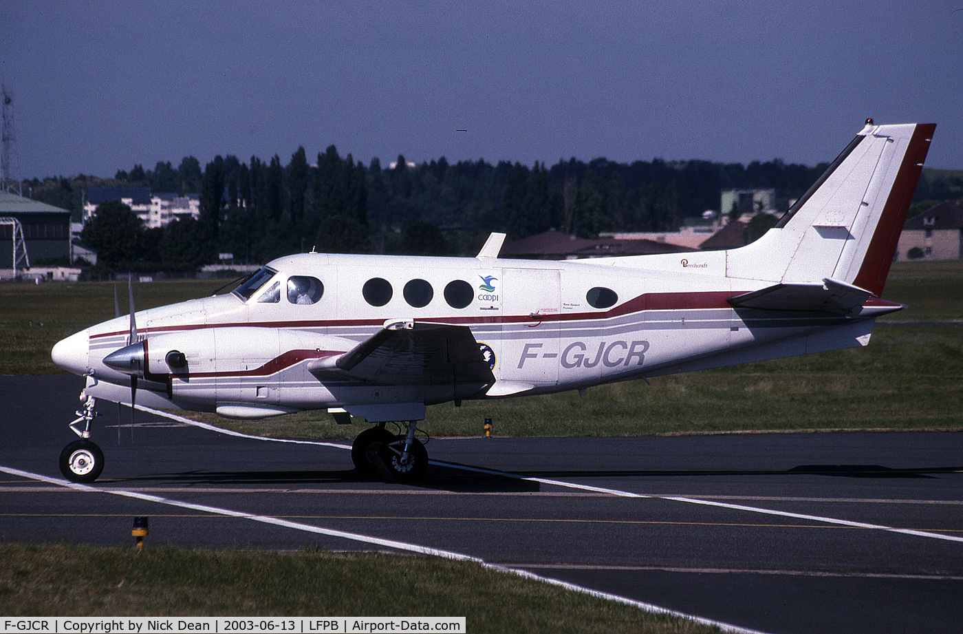 F-GJCR, 1977 Beech E90 King Air C/N LW-251, /