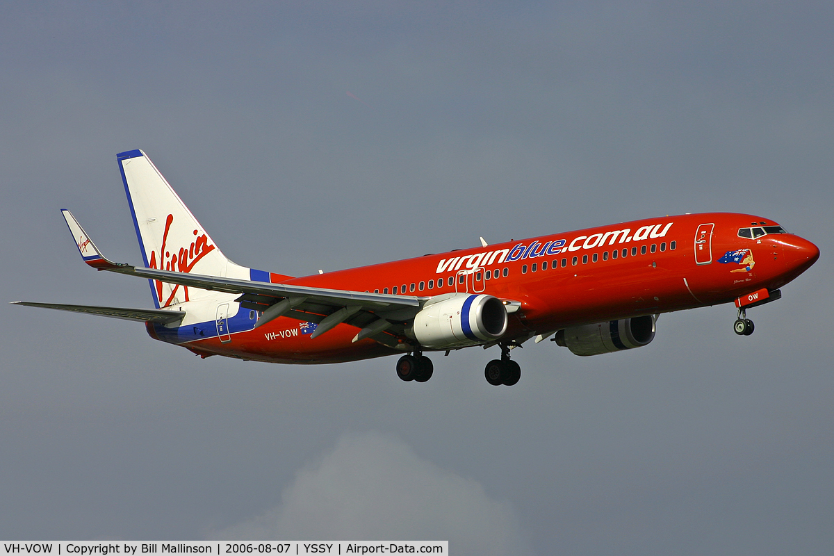 VH-VOW, 2004 Boeing 737-8Q8 C/N 32798, Before it had its live onboard entertainment systems installed