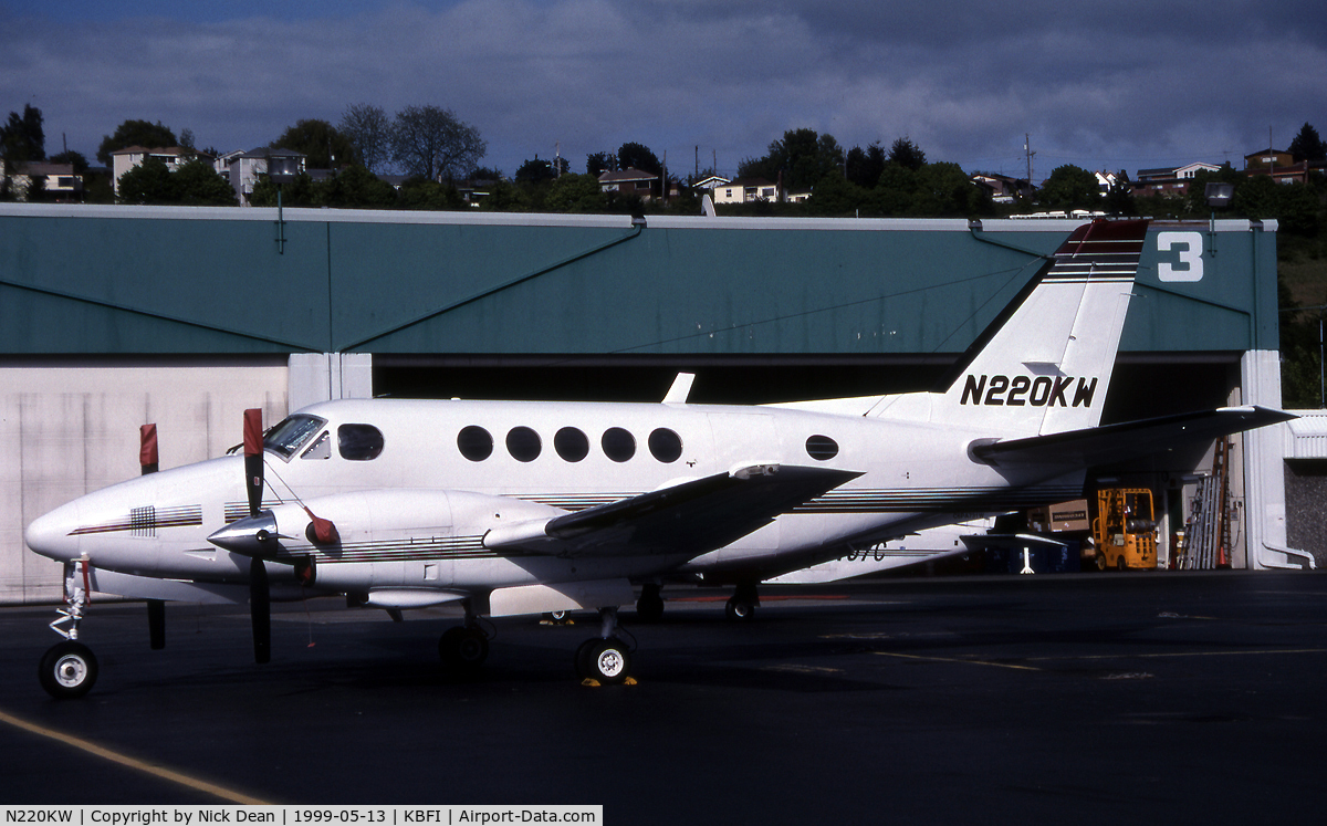 N220KW, 1973 Beech A100 King Air C/N B-185, /