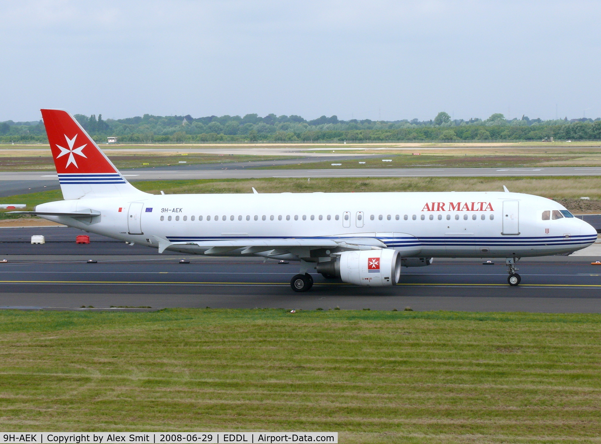 9H-AEK, 2004 Airbus A320-211 C/N 2291, Airbus Industries A320-214 9H-AEK Air Malta