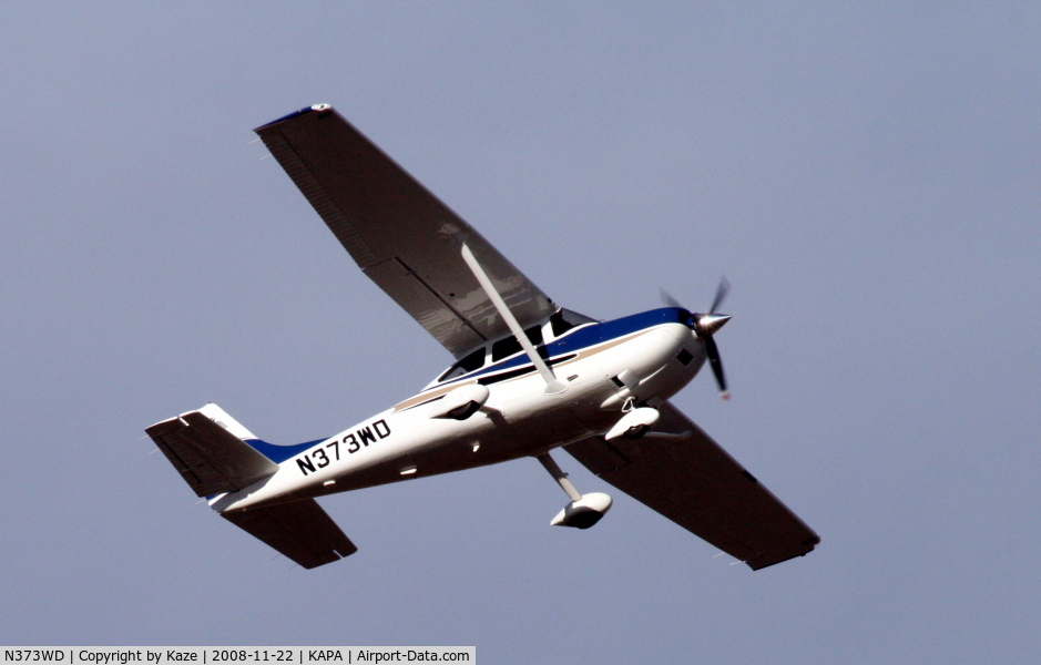 N373WD, 2004 Cessna T182T Turbo Skylane C/N T18208264, Taking off from 17L