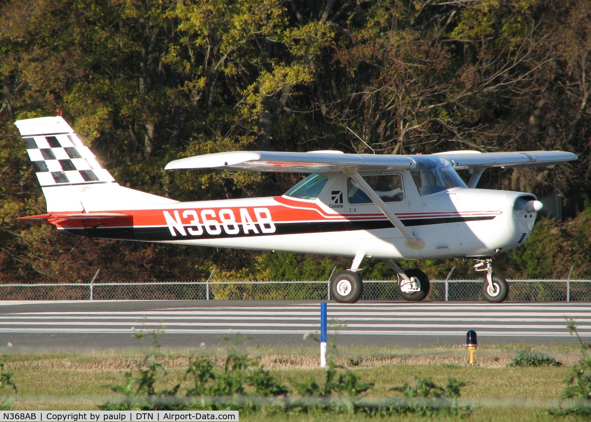 N368AB, 1968 Cessna 150H C/N 15069023, Taking off from Downtown Shreveport.