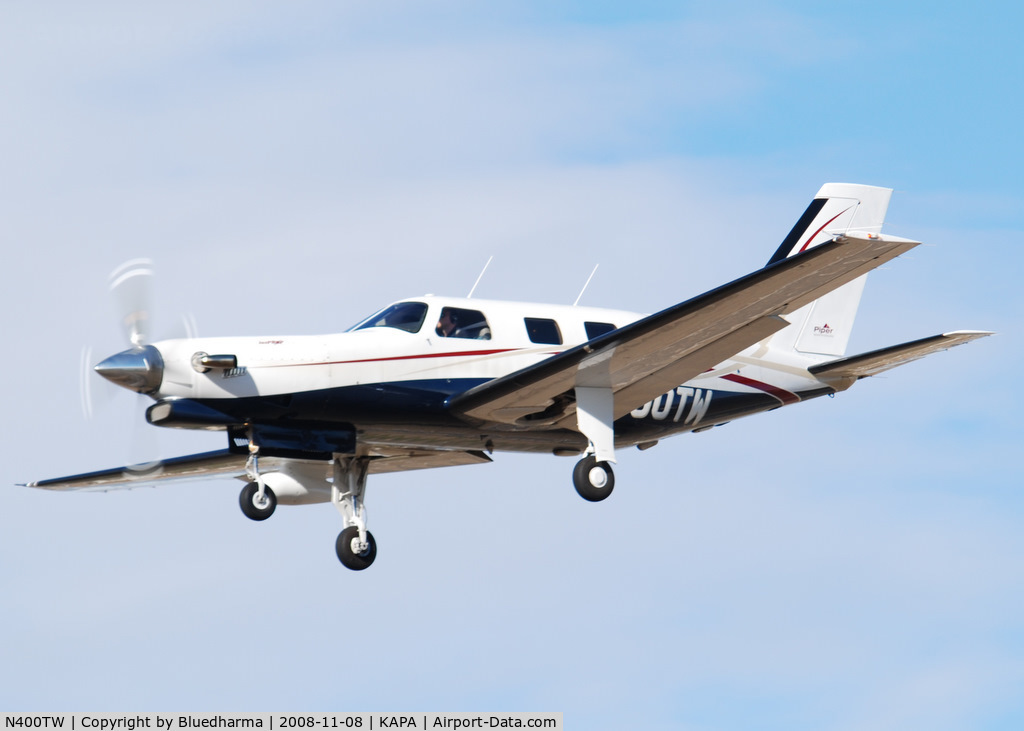N400TW, 1995 Piper PA-46-350P Malibu Mirage C/N 4636015, On final approach to 17L.