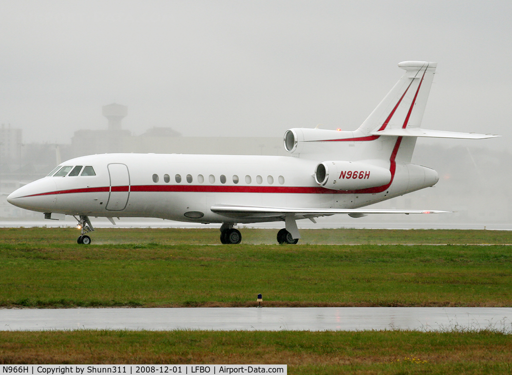 N966H, 2004 Dassault Falcon 900EX C/N 126, Rolling to the General Aviation...