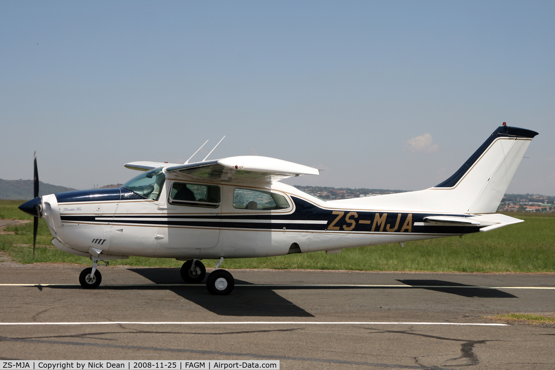 ZS-MJA, Cessna T210M Turbo Centurion C/N 21062312, FAGM