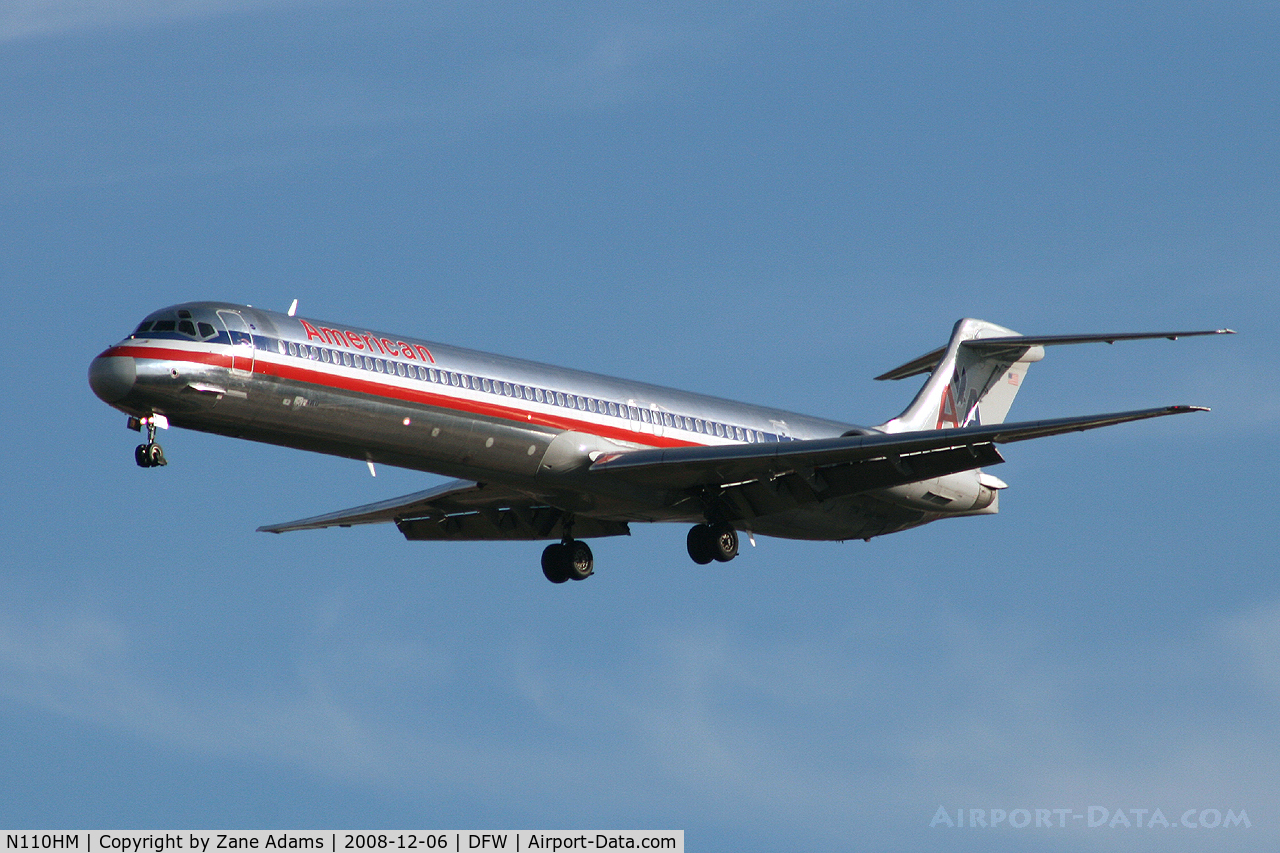 N110HM, 1989 McDonnell Douglas MD-83 (DC-9-83) C/N 49787, American Airlines MD-80 on approach to DFW