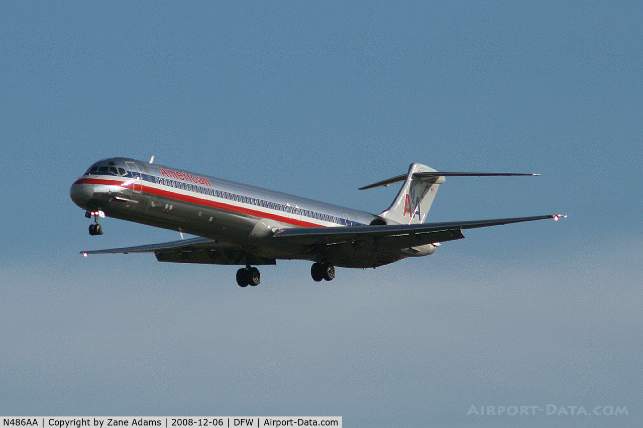 N486AA, 1988 McDonnell Douglas MD-82 (DC-9-82) C/N 49679, American Airlines MD-82 on approach to DFW