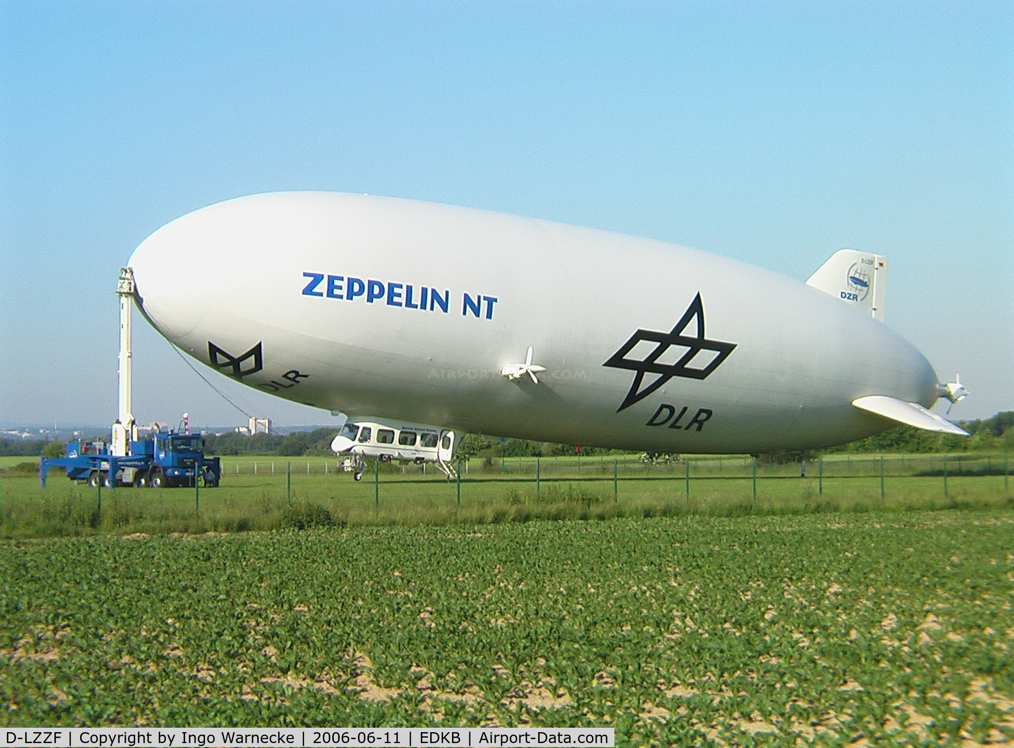 D-LZZF, 1998 Zeppelin NT07 C/N 3, Zeppelin NT - Deutsche Zeppelin Reederei / DLR at Bonn/Hangelar airfield