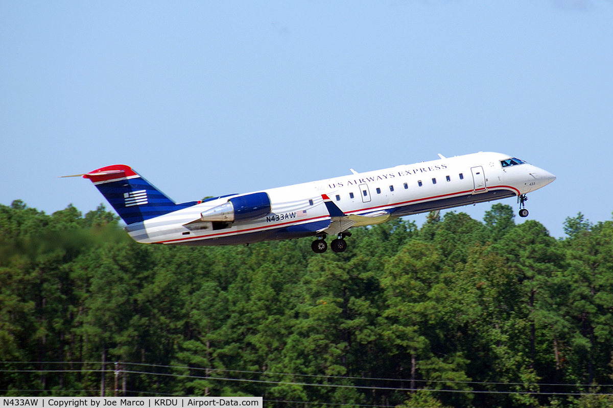 N433AW, 1999 Canadair CRJ-200LR (CL-600-2B19) C/N 7289, @RDU