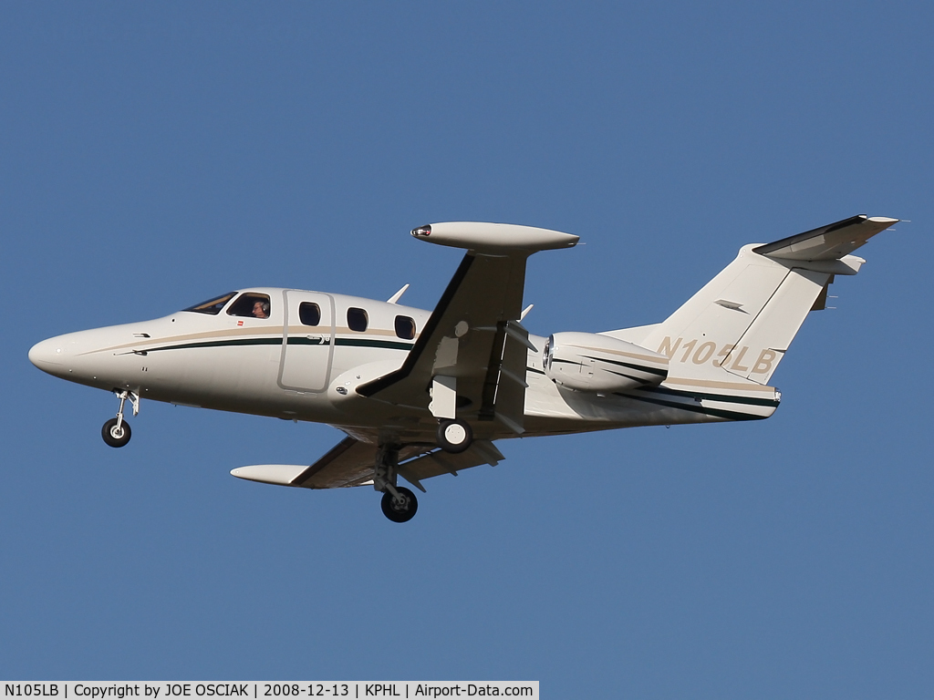 N105LB, 2008 Eclipse Aviation Corp EA500 C/N 000118, Landing at KPHL