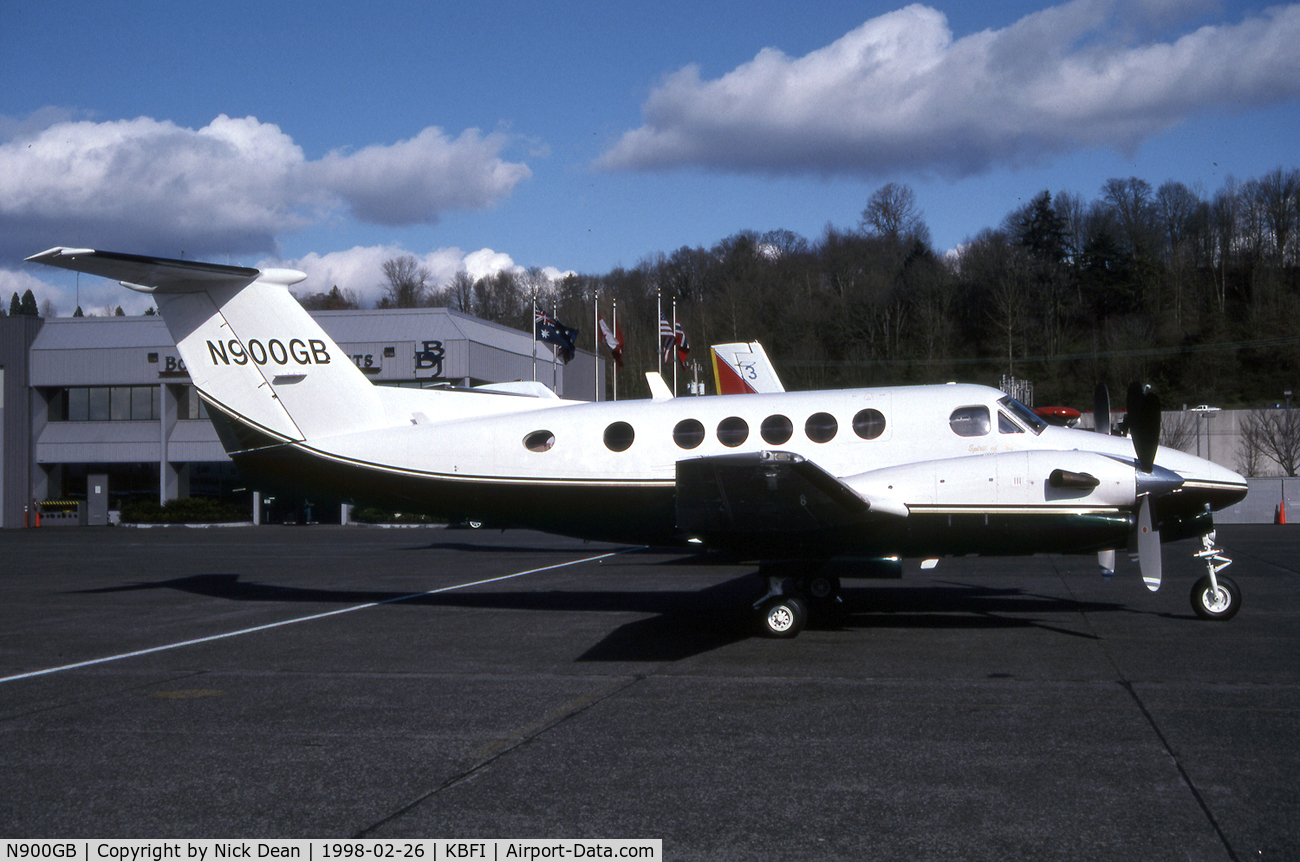 N900GB, 1987 Beechcraft King Air 300 C/N FA-133, KBFI (Currently registered N153PE)