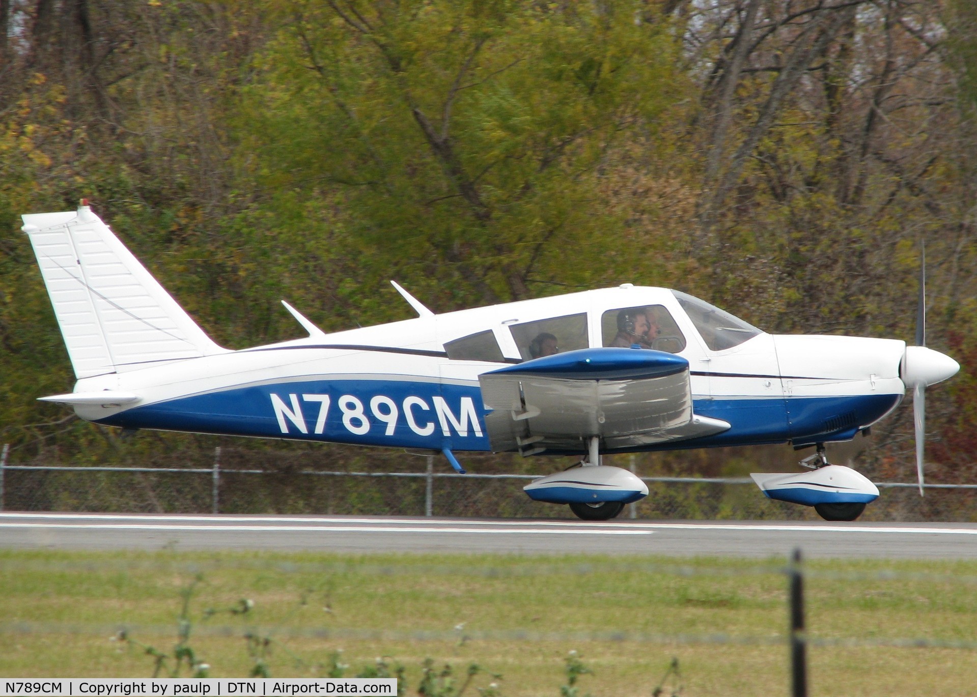 N789CM, 1968 Piper PA-28-235 C/N 28-11165, Cleared for take off at the Downtown Shreveport airport.