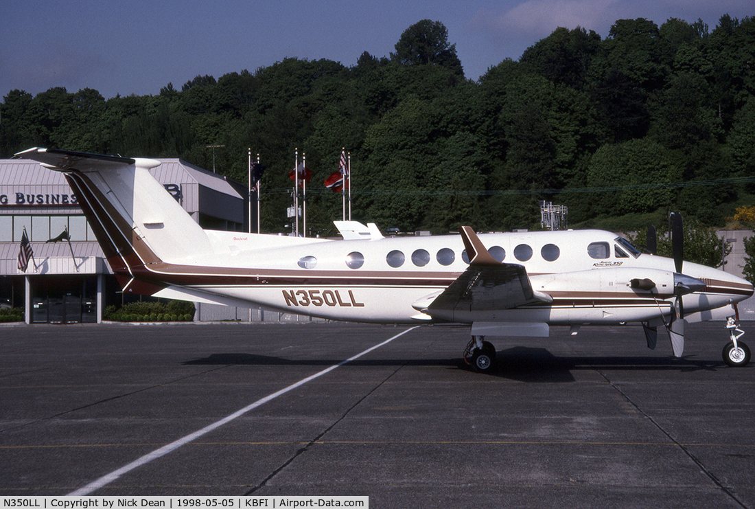 N350LL, 1997 Raytheon Aircraft Company B300 C/N FL-157, KBFI