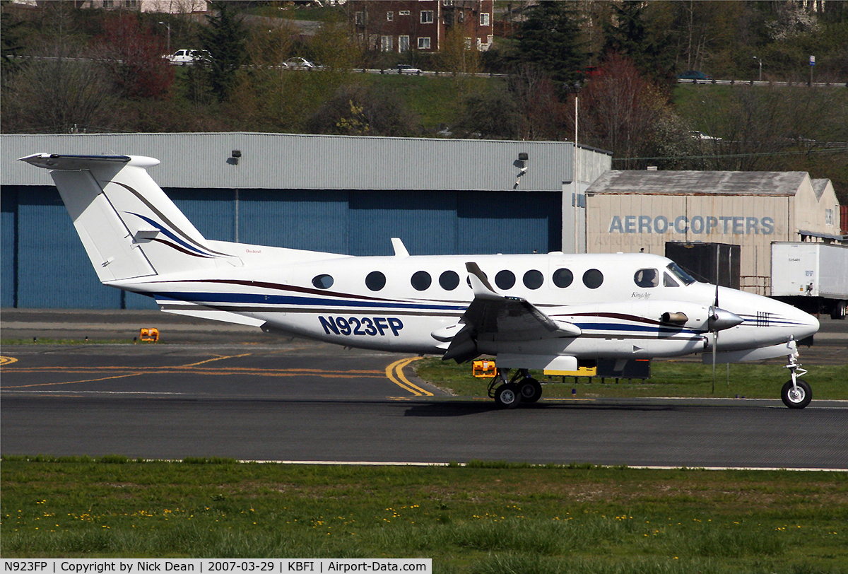 N923FP, 2002 Raytheon Aircraft Company B300 C/N FL-347, KBFI (Formerly N923FP was carried by a B200 which is also uploaded)