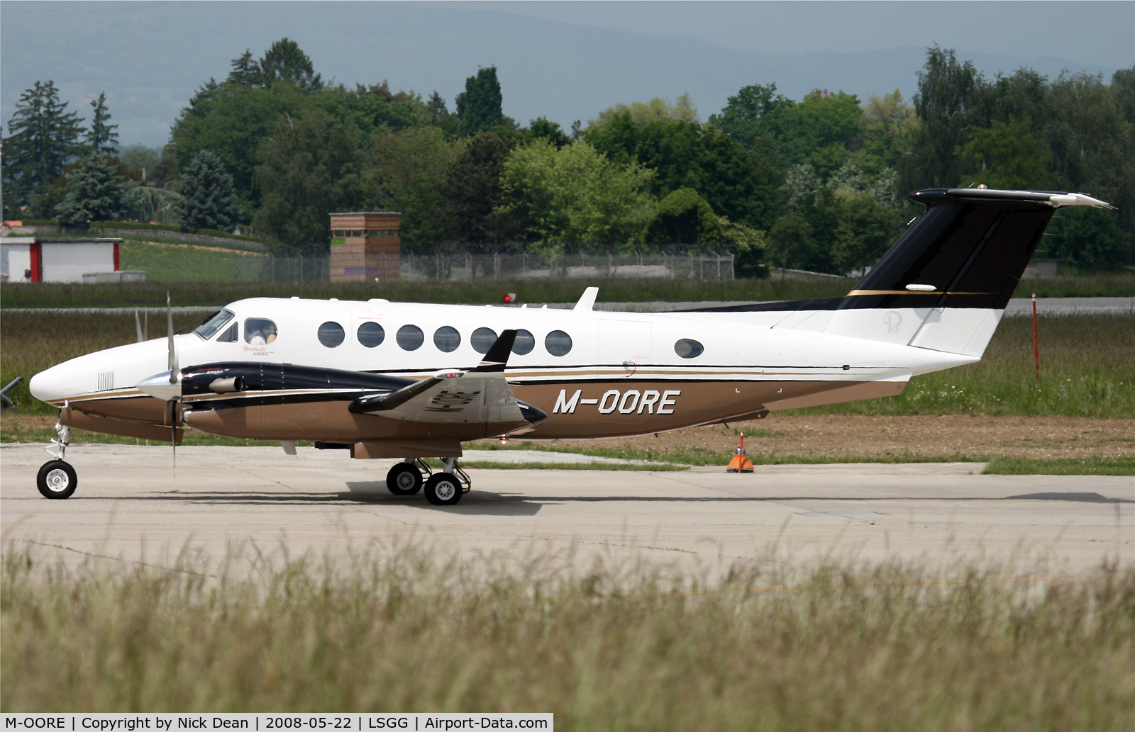 M-OORE, 2007 Beechcraft B300 Super King Air 350 C/N FL-569, LSGG