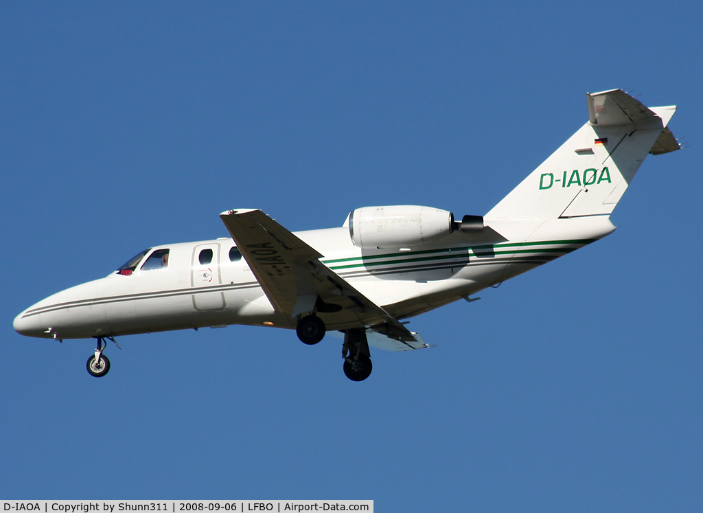 D-IAOA, 1993 Cessna 525 CitationJet C/N 525-0024, Landing rwy 32L